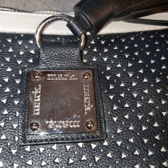 Mark by Avon Cut it Out Purse NEW - Picture 4 of 8